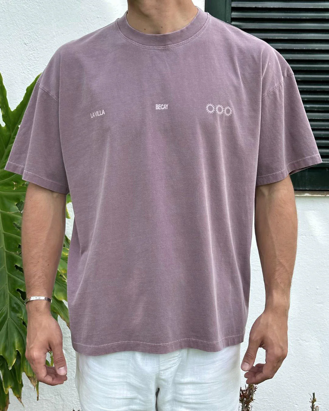 Villa T-Shirt - Image 4